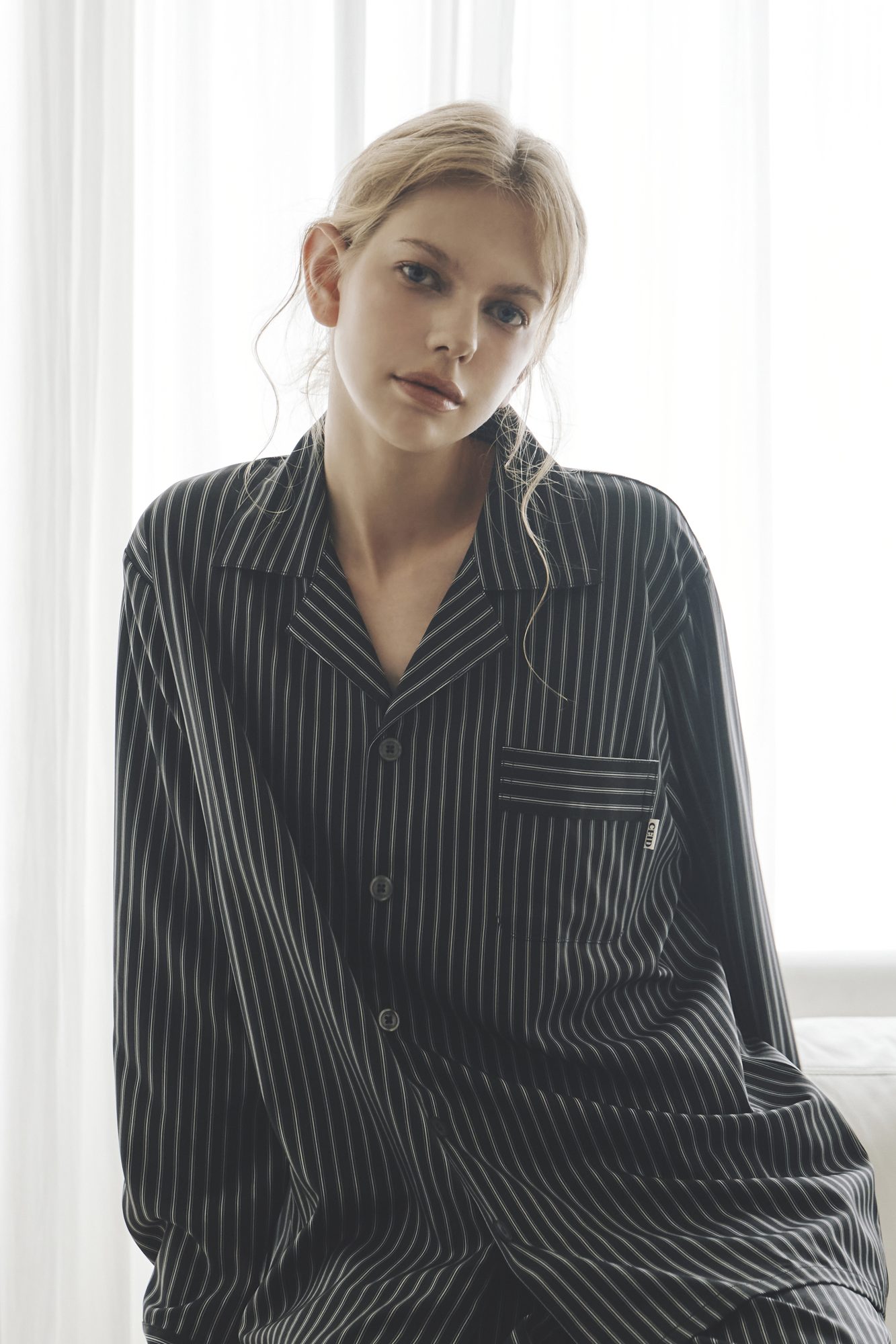 01_black_stripe_woman - 복사본.jpg