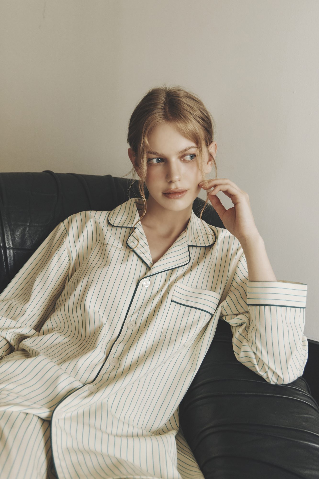 08_cream_stripe_woman - 복사본.jpg